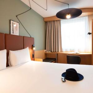 Standard Room with 1 Double Bed