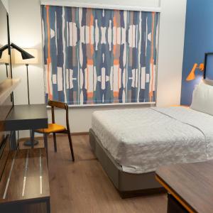 Queen Room with Roll-In Shower - Mobility and Hearing Access