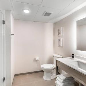 Standard Room with Two Queen Beds - Water view / Accessible / Roll In Shower / Non Smoking / Pet Friendly 