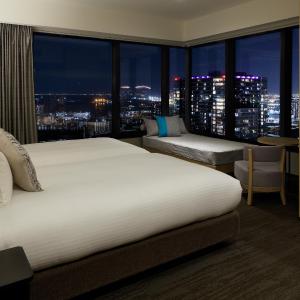 Deluxe Corner Twin Room with View Bath