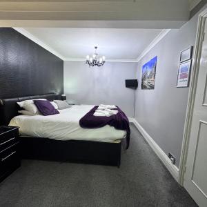 Twin Room with Private Bathroom