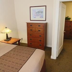 Two Bedroom with Walk-Through Bedroom