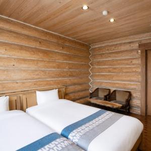 Standard Twin Room with Mountain View