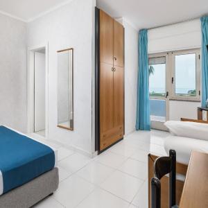 Deluxe Triple Room with Sea View