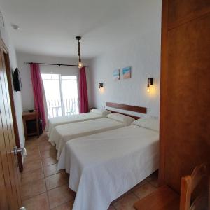 Twin Room with Extra Bed