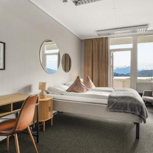 Superior, Double or Twin Room with Shared Bathroom and Sea View