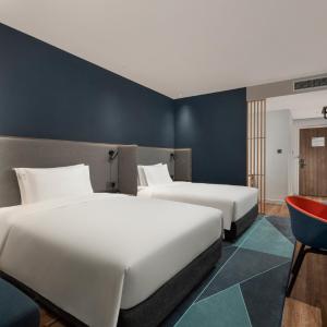 Hollywood Standard Twin Room with Two Twin Beds