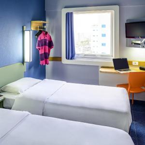 Standard Room with 2 Single Beds