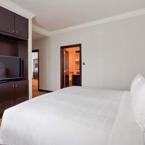 Two-Bedroom Apartment with One King Bed and Two Single Beds
