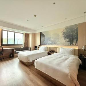 Elegant Twin Room