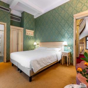 Double or Twin Room with Terrace