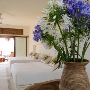 Deluxe Suite with Sea View