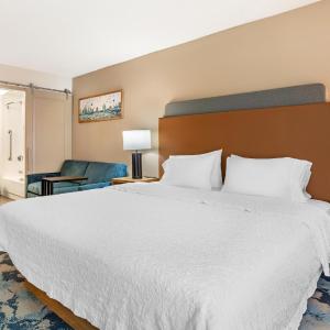 King Room with Microwave and Refrigerator - Non-Smoking