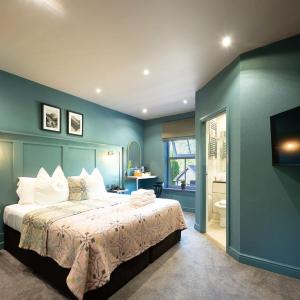 King Room with Mountain View