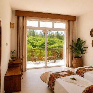 Deluxe Double Room (2 Adults + 1 Child)