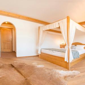 Double Room with Four Poster Bed