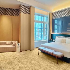 King Suite with City View