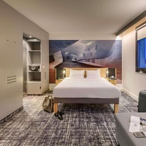 Standard Suite with One Double Bed and One Sofa