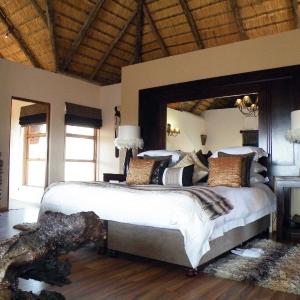 Honeymoon Suite with Hot Tub - Safari Package including two game drives