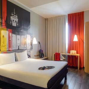 Standard Room with One Double Bed
