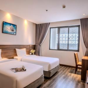 Deluxe Twin Room with City View