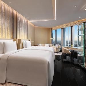 Stateroom Twin, including Happy Hour at Yi Lounge