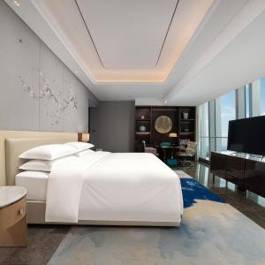Deluxe Suite with Deluxe Benefit