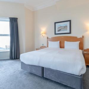 Double Room with Double Bed and Sea View - Non-Smoking