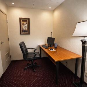Standard King Room - Non-Smoking 
