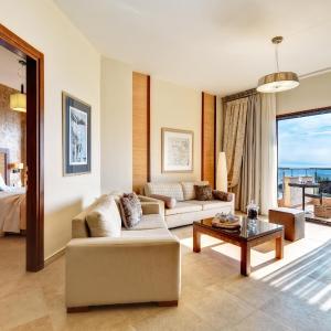 Olympia Suite- Beach Front 