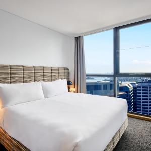 One-Bedroom Balcony Suite