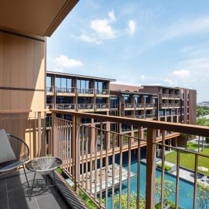 One-Bedroom Suite with Balcony