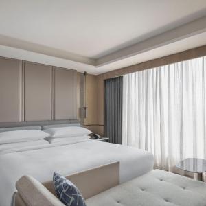 One-Bedroom Junior King Suite - Club Lounge Access - 10% discount on Food and Soft Beverage, Spa and Airport Transfers