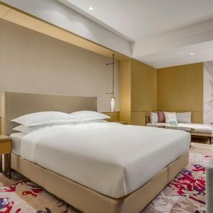 Premier Suite with 1 King bed with Executive Lounge Access