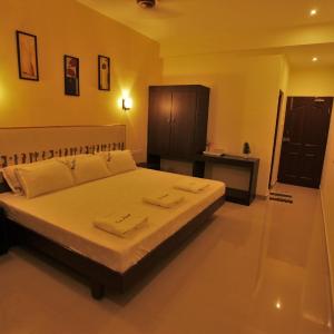 Standard Triple Non A/C Room