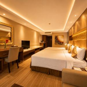 Deluxe Family Room