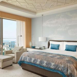 Deluxe City Room