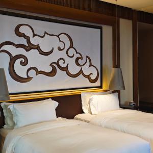 One-Bedroom Classic Twin Junior Suite with Two Double Beds