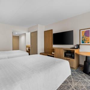 Room with Two Queen Beds - Non-Smoking