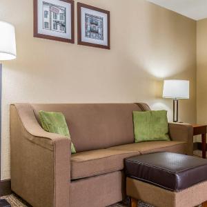 Queen Suite with Two Queen Beds