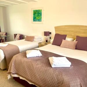 Double or Twin Room with Bathroom