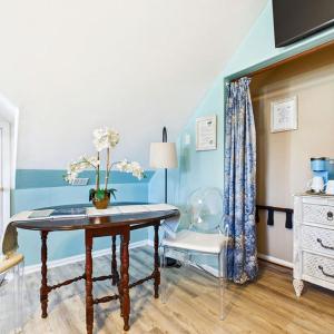 Standard King Suite