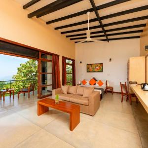 Suite with Mountain View