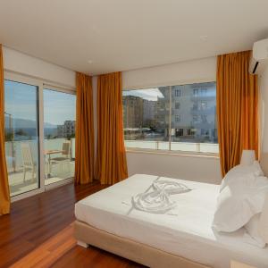 Double Room with Balcony and Sea View