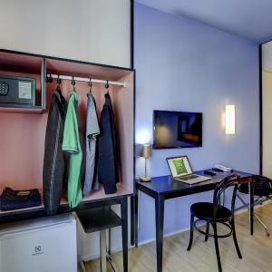 Standard Triple Room with Three Single Beds