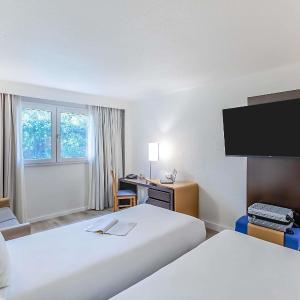 Standard Twin Room with Pool View