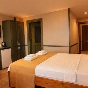 Deluxe Double Room with Bath
