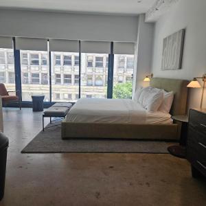 King Room - Non-Smoking