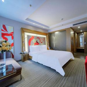 Premier Queen Room