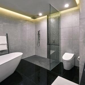 Penthouse with Club Lounge Access 